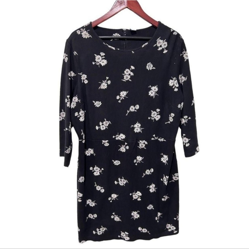 Old Navy 3/4 sleeve black Daisy mini dress